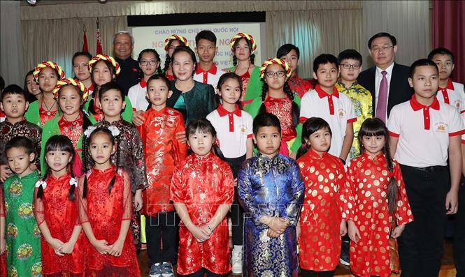 Chủ tịch Quốc hội Nguyễn Thị Kim Ngân thăm lớp học tiếng Việt tại thủ đô Minsk, Belarus