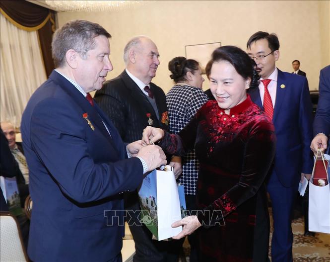 Chủ tịch Quốc hội Nguyễn Thị Kim Ngân gặp cựu chiến binh Belarus từng tham gia chiến đấu tại Việt Nam