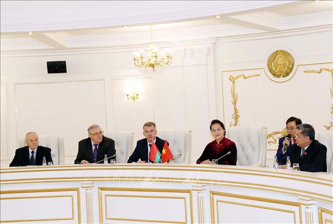 Chủ tịch Quốc hội Nguyễn Thị Kim Ngân hội đàm với lãnh đạo Đảng Cộng sản Belarus