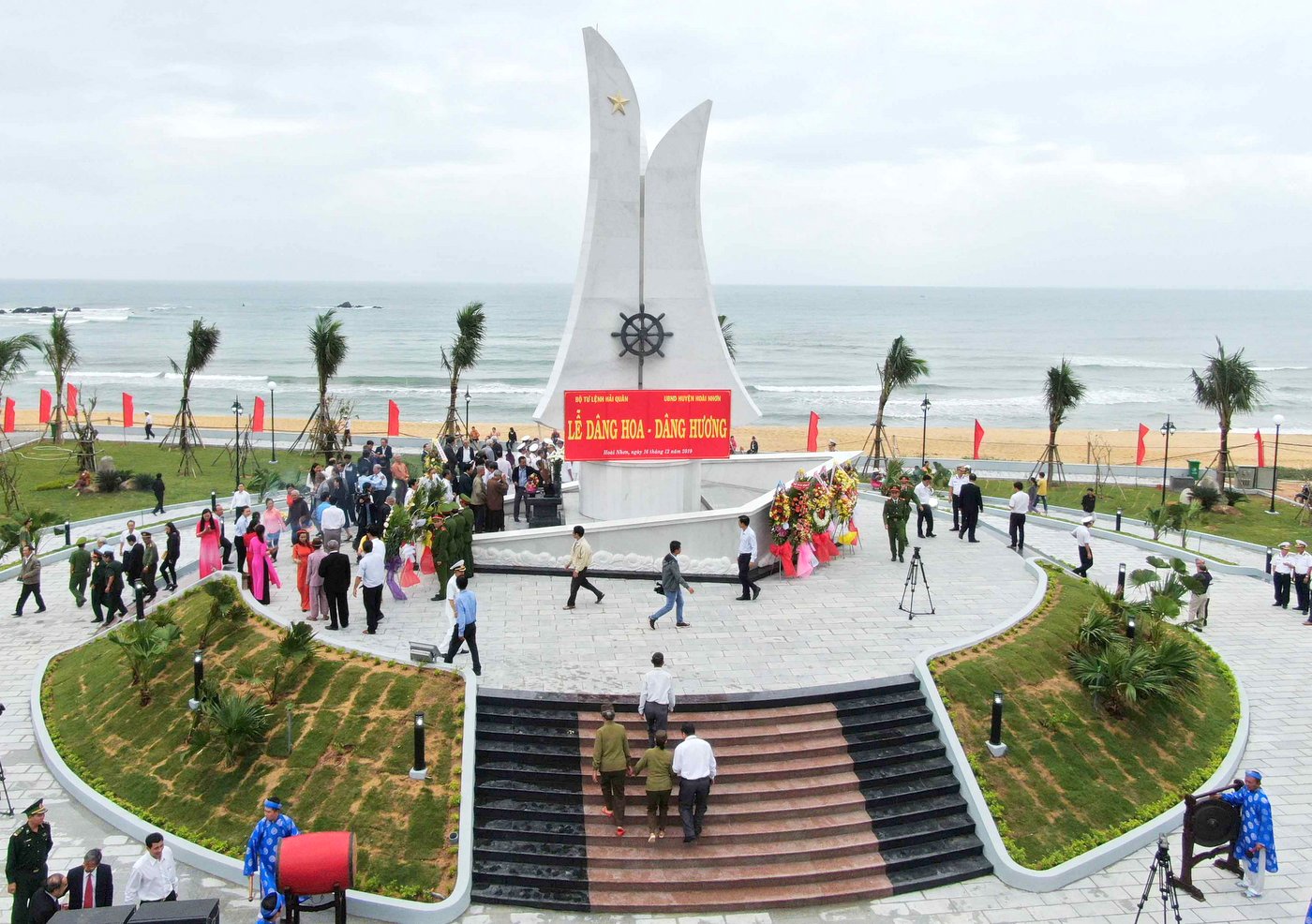 Dâng hương và khánh thành Di tích tàu không số Lộ Diêu