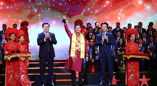 Vinh danh 10 doanh nhân trẻ xuất sắc đoạt giải thưởng Sao đỏ 2019