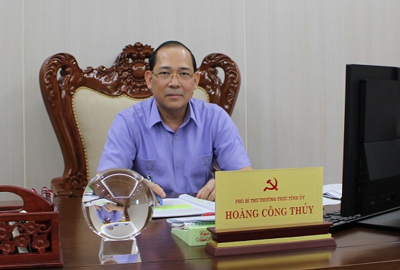 Làm trong sạch đội ngũ cán bộ qua kiểm tra, giám sát