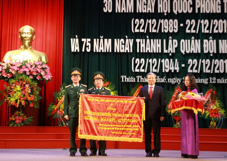 “Phát huy truyền thống anh hùng, chủ động - đoàn kết - quyết thắng”