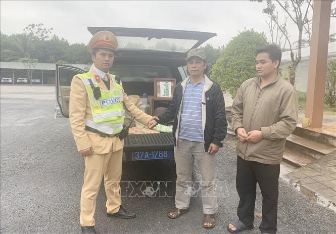 Nghệ An Phát hiện xe khách vận chuyển 8 cá thể tê tê quý hiếm