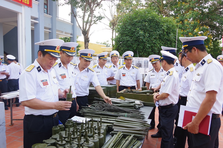 Quân chủng Hải quân học và làm theo Bác