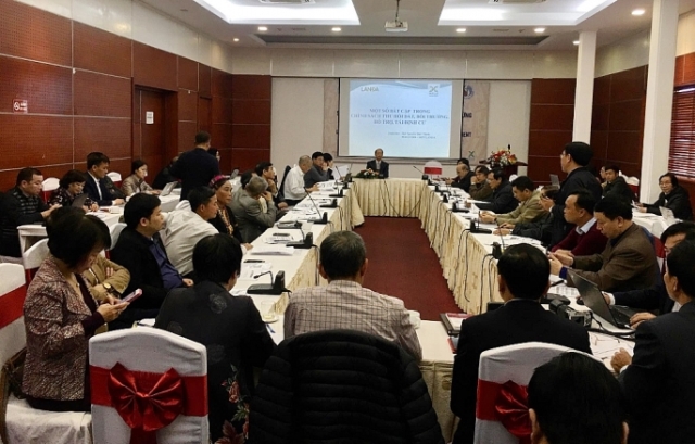 “Sửa đổi chính sách đất đai để phát triển bền vững”