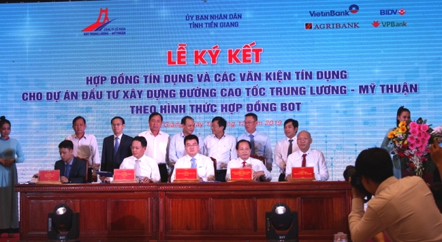 Agribank tham gia ký kết Hợp đồng tín dụng đầu tư xây dựng đường cao tốc Trung Lương – Mỹ Thuận