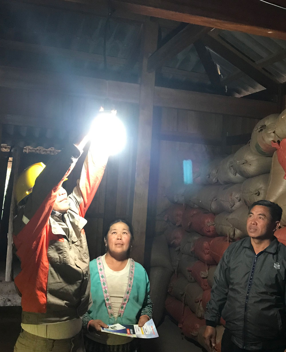 Điện Biên Thêm 621 hộ dân huyện Mường Nhé được sử dụng điện lưới quốc gia