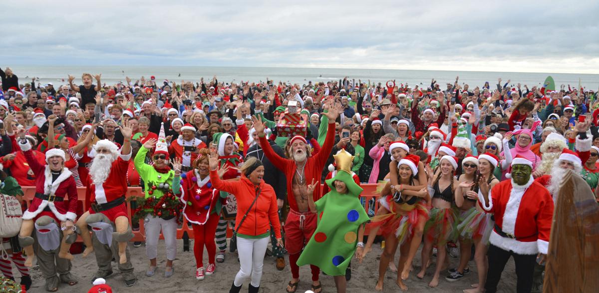 Gần 600 “Ông già Noel” lướt sóng gây quỹ từ thiện