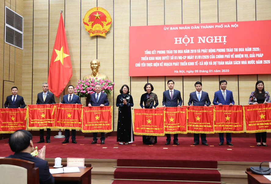 Thi đua để nâng cao đời sống cho người dân