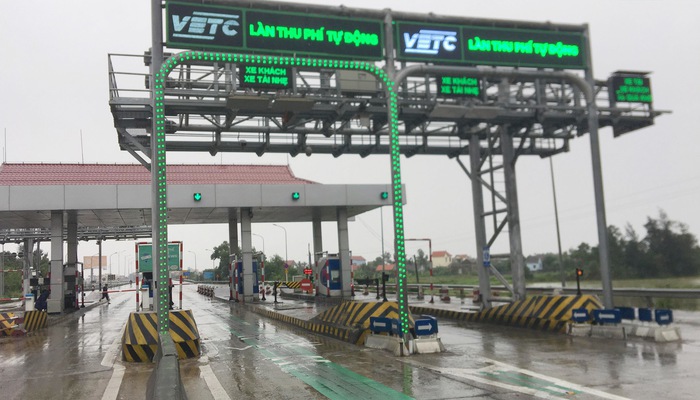 Cần có giải pháp quyết liệt tháo gỡ vướng mắc thu phí tự động