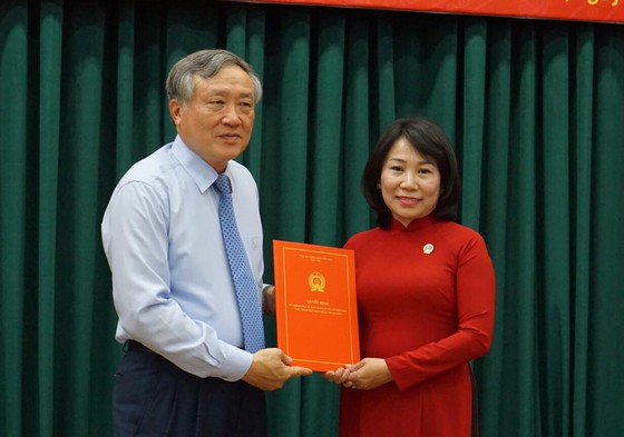 Trao quyết định bổ nhiệm Phó Chánh án TAND TP Hồ Chí Minh