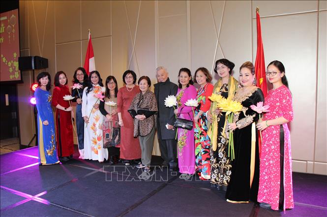 Kiều bào ở các tỉnh bang bờ Tây Canada mừng Xuân Canh Tý năm 2020