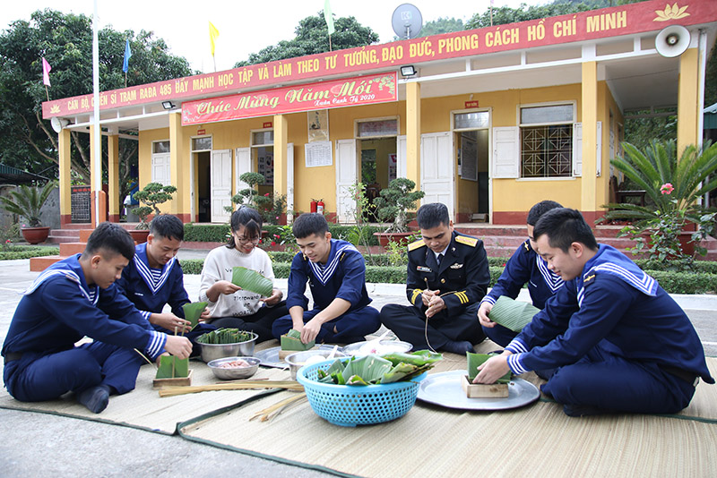 Mang Tết sớm đến với tuyến đảo Đông Bắc