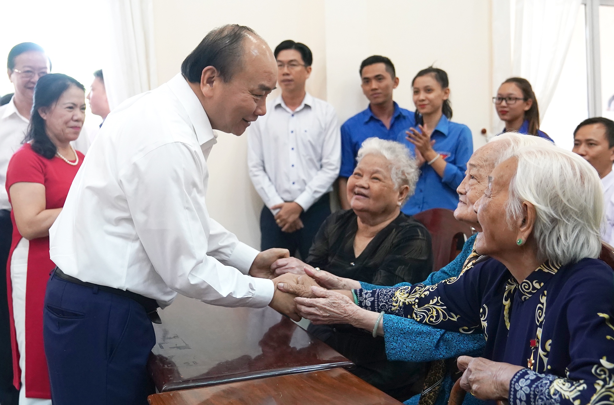 Không để hộ gia đình nào thiếu Tết
