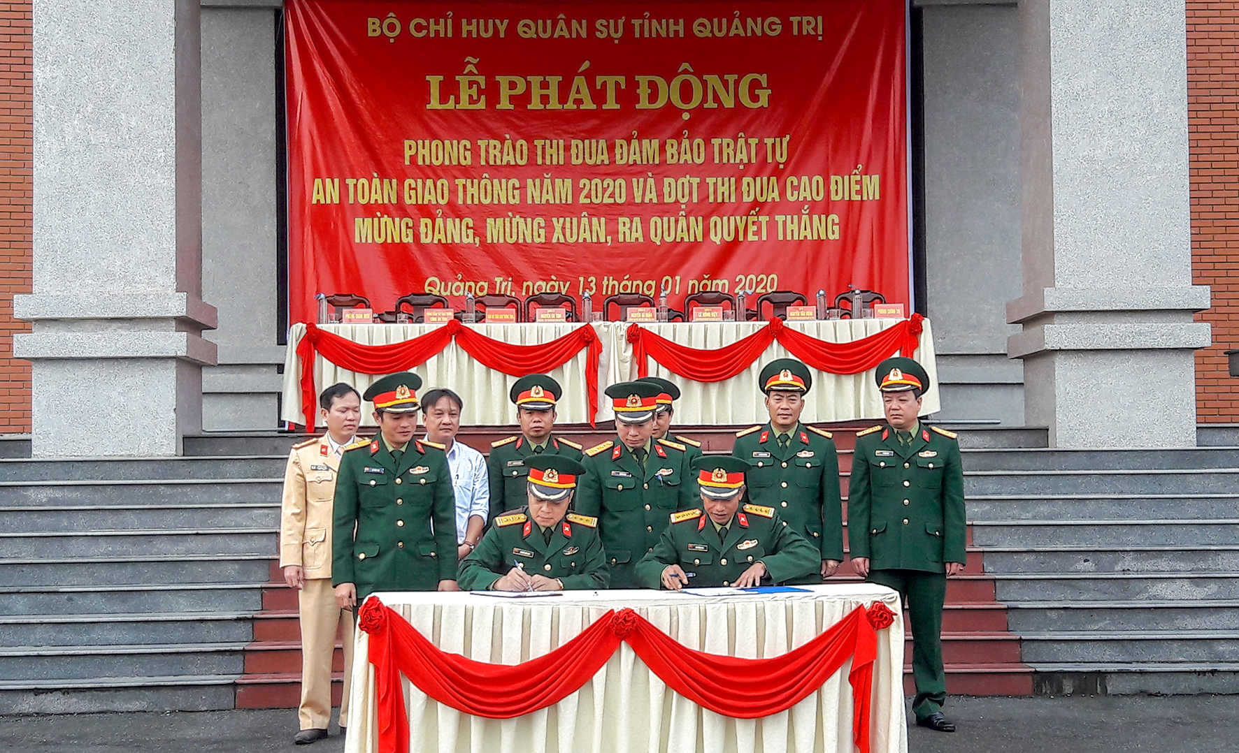 Thi đua đảm bảo trật tự an toàn giao thông