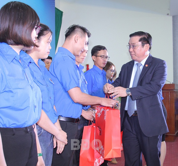 Tạo mọi điều kiện để thế hệ trẻ, đảng viên trẻ trưởng thành