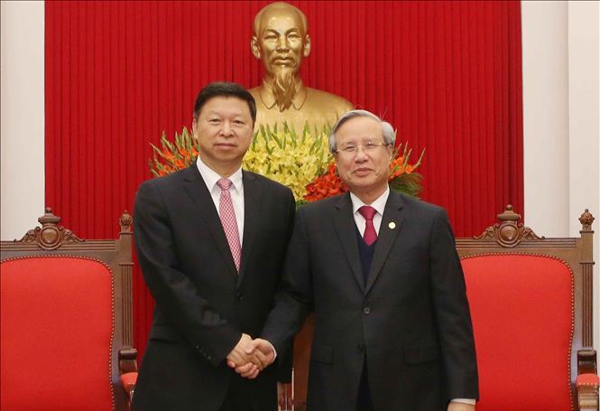 Đồng chí Trần Quốc Vượng tiếp đoàn đại biểu Đảng Cộng sản Trung Quốc