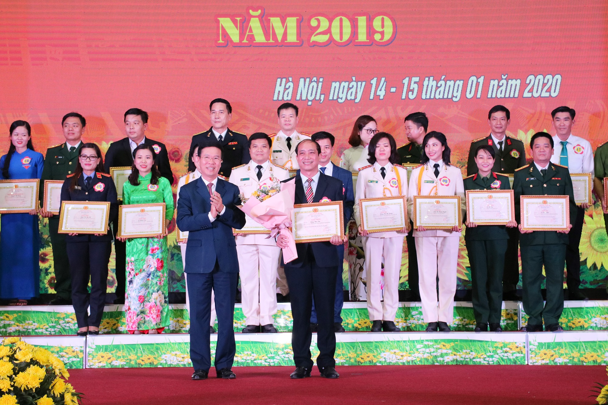 Thí sinh Đặng Thái Sơn giành giải Nhất Hội thi báo cáo viên giỏi toàn quốc