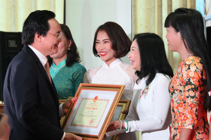 Tôn vinh 127 tấm gương điển hình cấp học mầm non