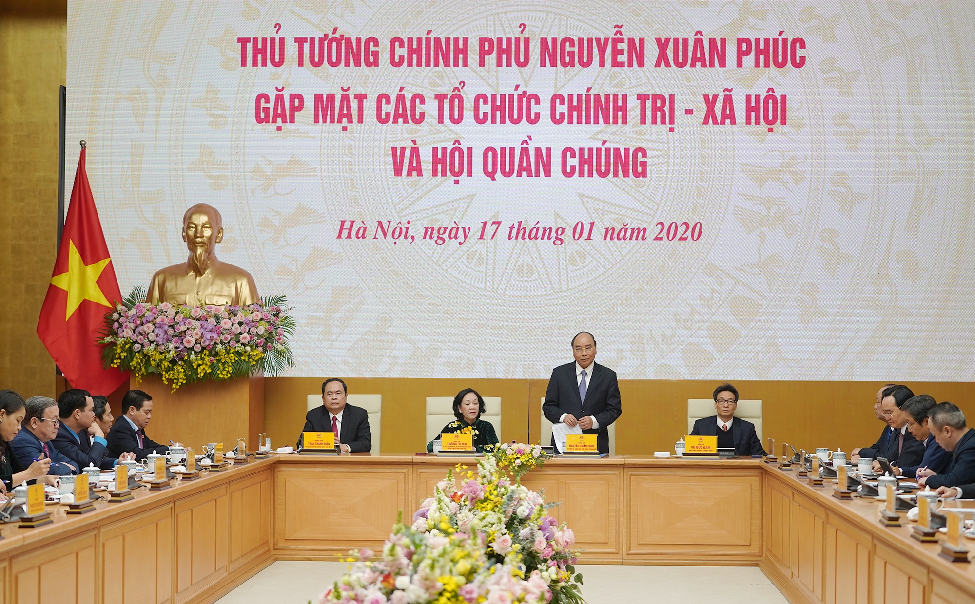 Lắng nghe nguyện vọng, ý kiến của nhân dân