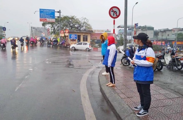 Các đội hình thanh niên tình nguyện của tuổi trẻ Thủ đô ra quân dịp Tết