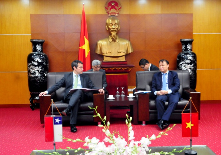 Thứ trưởng Quan hệ Kinh tế Quốc tế Chile làm việc với Bộ Công Thương