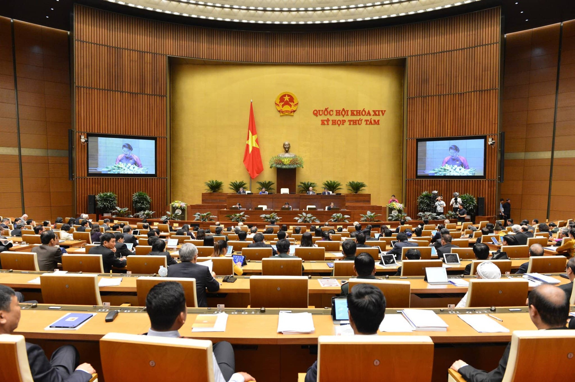 Triển khai thực hiện Nghị quyết Kỳ họp thứ 8, Quốc hội khóa XIV