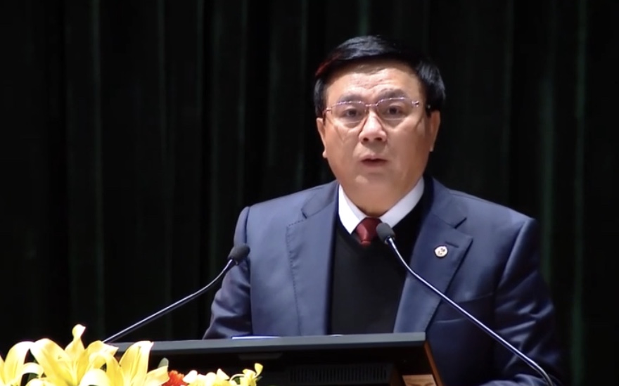 Phấn đấu đi đầu trong cuộc đấu tranh chống suy thoái về tư tưởng chính trị, đạo đức, lối sống