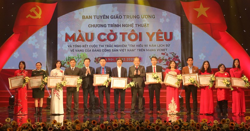 Sâu sắc và lắng đọng Chương trình Nghệ thuật Màu cờ tôi yêu