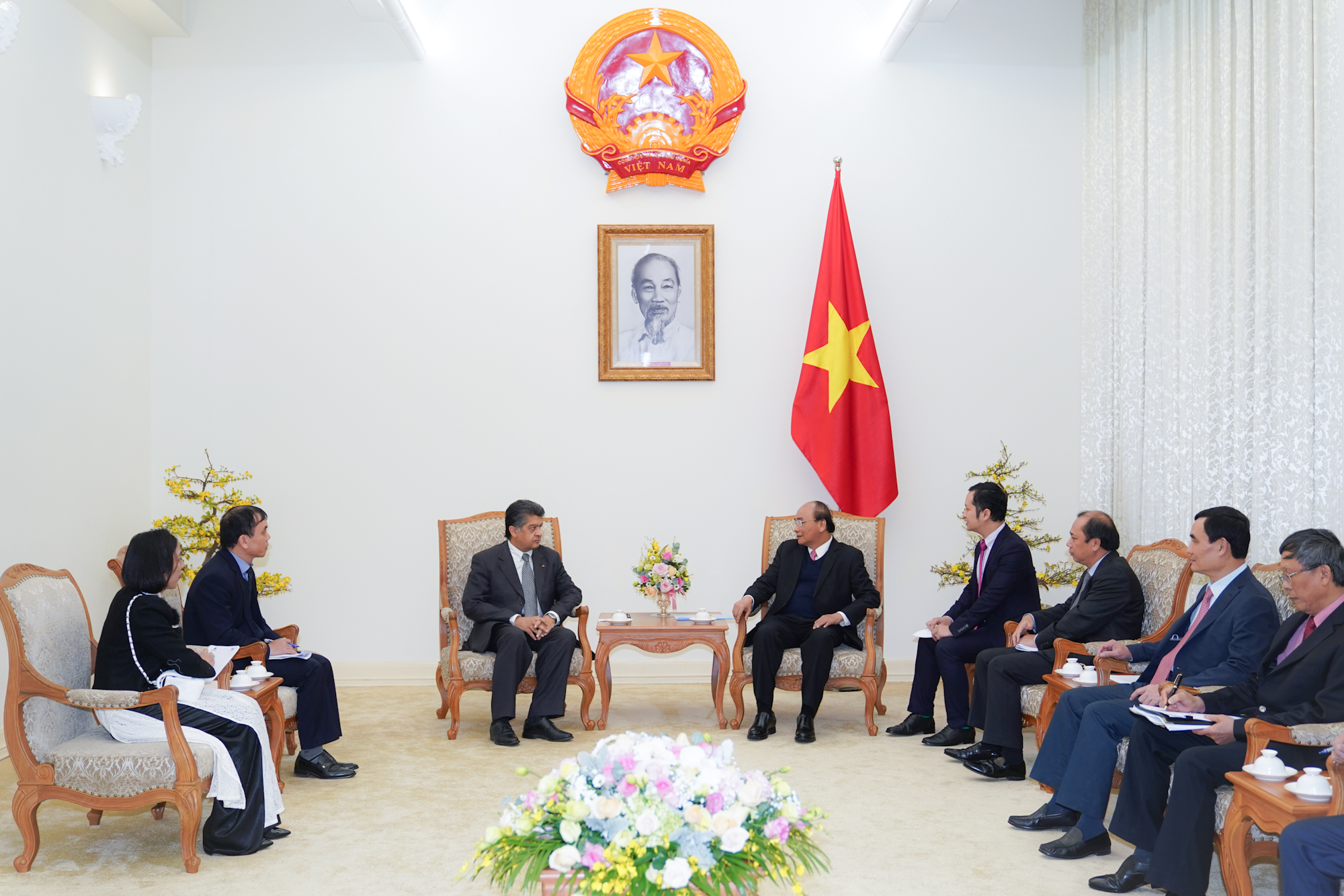 Thủ tướng Nguyễn Xuân Phúc tiếp Đại sứ Malaysia và Đại sứ Armenia