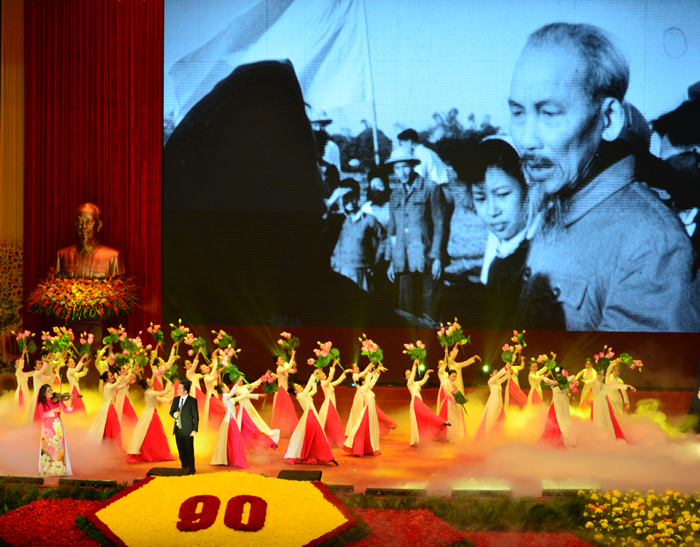 Tự hào 90 mùa xuân có Đảng