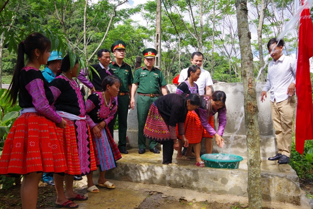 Hòa Bình Bộ đội giúp dân phát triển kinh tế, xóa đói giảm nghèo