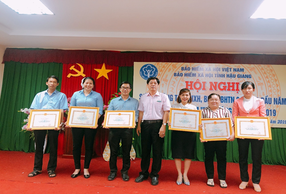 BHXH tỉnh Hậu Giang Kết quả của những phong trào thi đua
