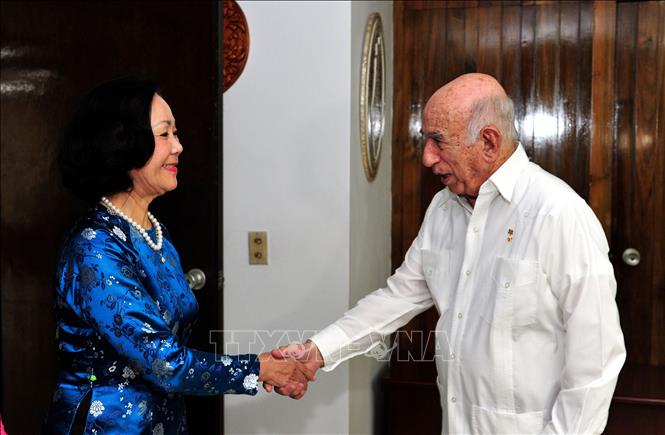 Việt Nam ủng hộ sự nghiệp cách mạng chính nghĩa của nhân dân Cuba