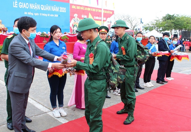 Hải Châu Đà Nẵng  217 tân binh lên đường nhập ngũ