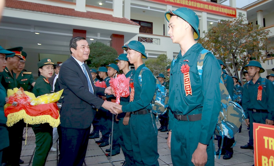Quảng Nam Gần 2 500 thanh niên lên đường nhập ngũ