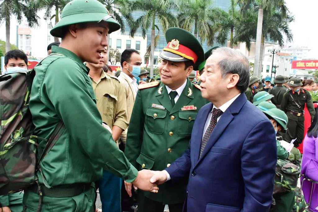 Hơn 1 350 thanh niên Thừa Thiên Huế lên đường nhập ngũ