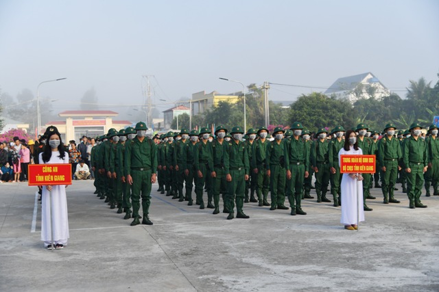 Kiên Giang tổ chức lễ giao, nhận quân năm 2020