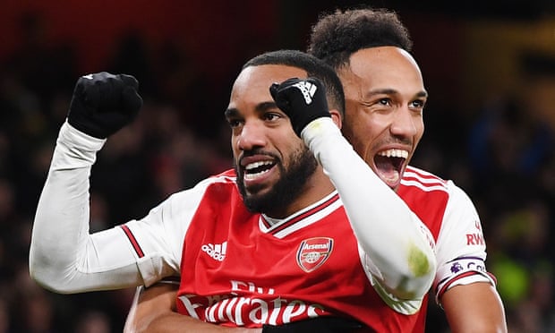 Arsenal thoát mạch không thắng