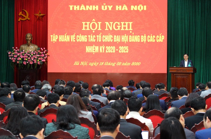 Chống tư tưởng cá nhân, cục bộ trong công tác nhân sự