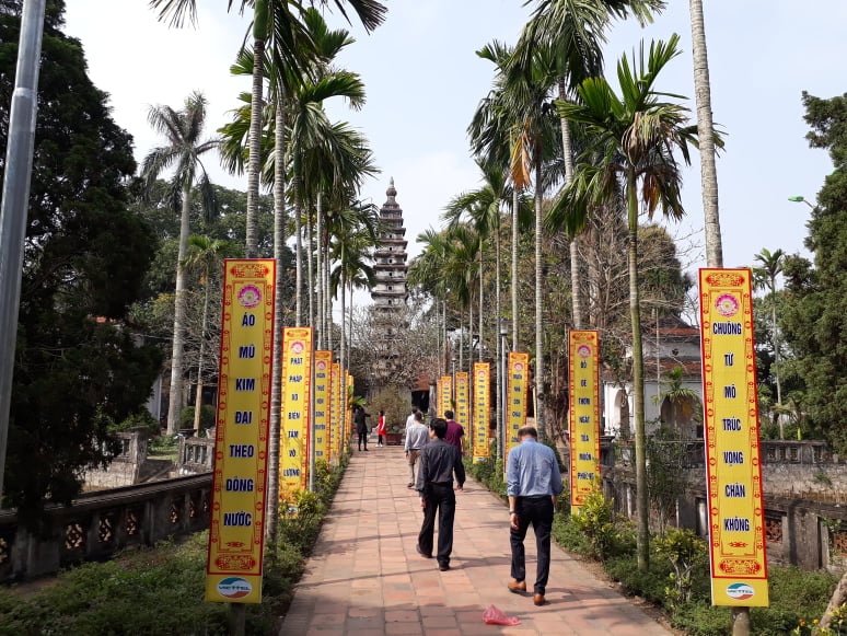 Khách đã quay trở lại các khu danh thắng sau bão Covid-19
