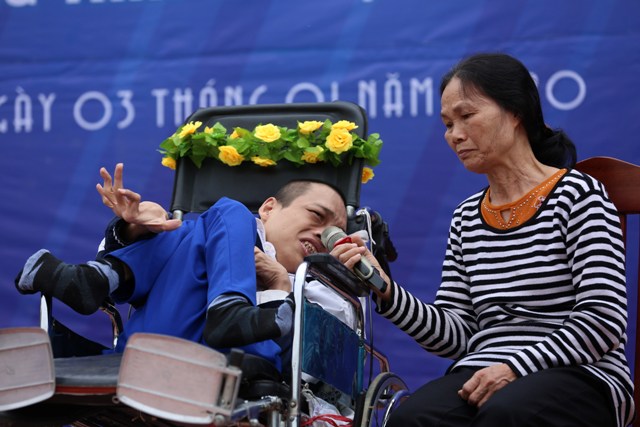 Chàng trai có cái tên đầy ý nghĩa và dự án sách dành cho người khuyết tật