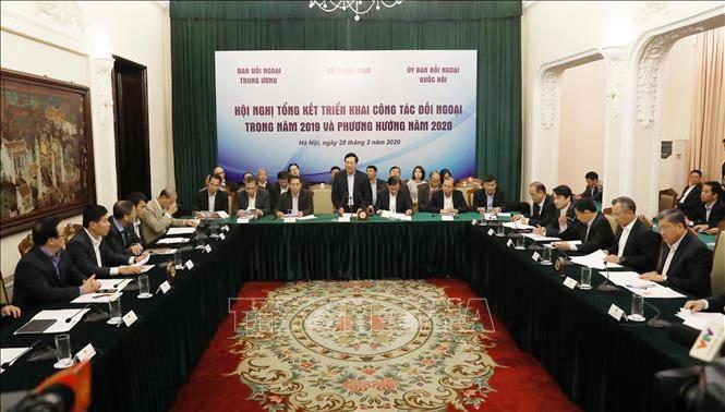 Tiếp tục phối hợp xây dựng đường lối đối ngoại