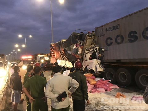 Khẩn trương khắc phục hậu quả vụ TNGT làm 3 người tử vong tại TP Hồ Chí Minh