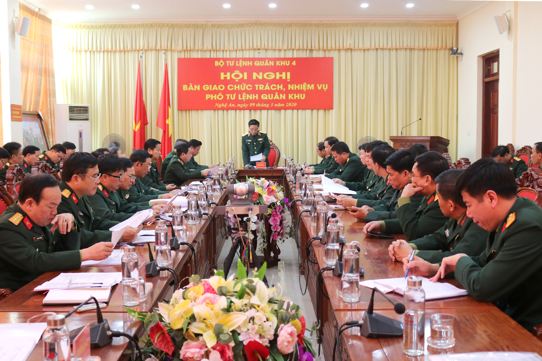 Bàn giao chức trách, nhiệm vụ Phó Tư lệnh Quân khu 4