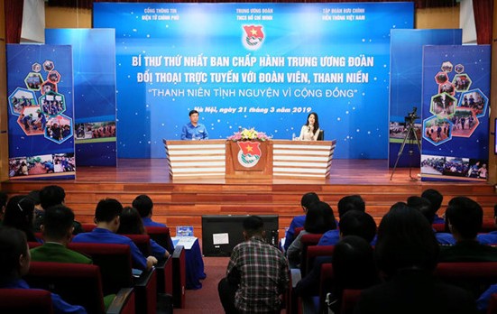 Bí thư thứ nhất Trung ương Đoàn đối thoại trực tuyến với đoàn viên, thanh niên