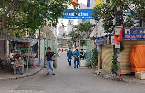 TP Hồ Chí Minh Cách ly hơn 1 000 dân sống tại Chung cư Hòa Bình