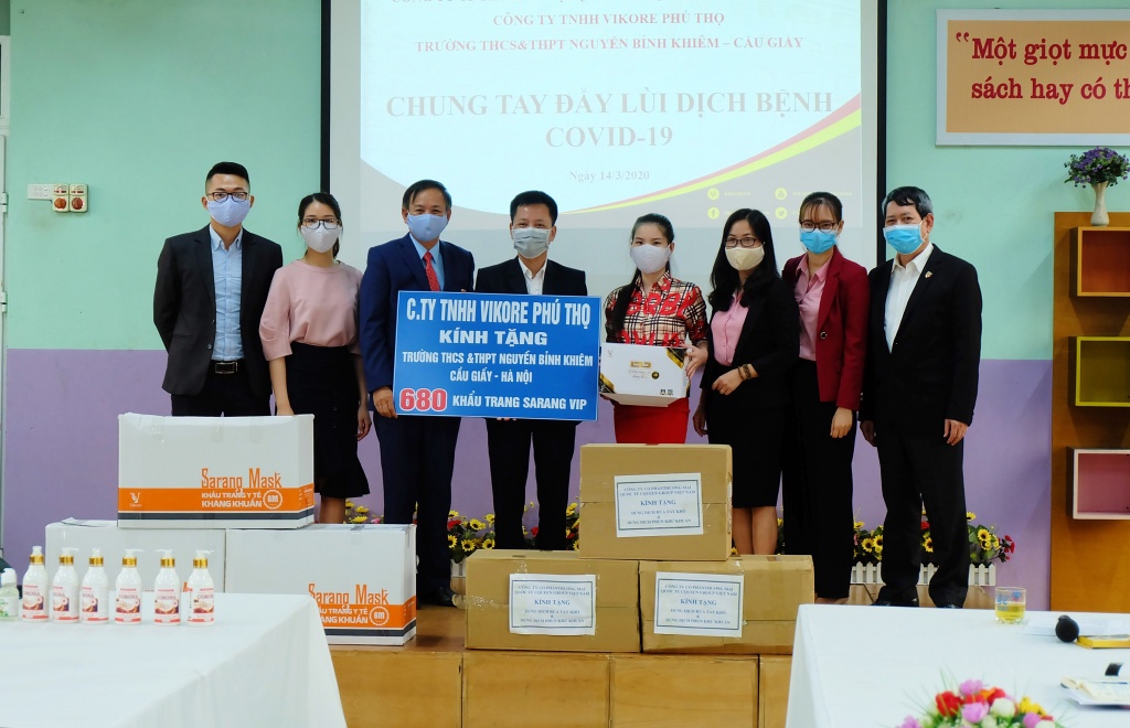 Tặng hơn 20 000 khẩu trang kháng khuẩn chung tay phòng chống dịch Covid-19