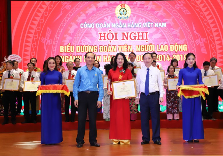 Những bông hoa đẹp tại Agribank